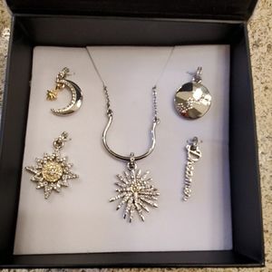 Necklace with 5 pendants